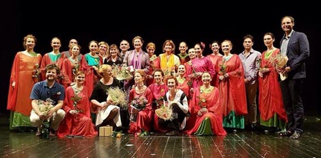 Polaznici studija euritmije i njihovi predavači nakon završne predstave